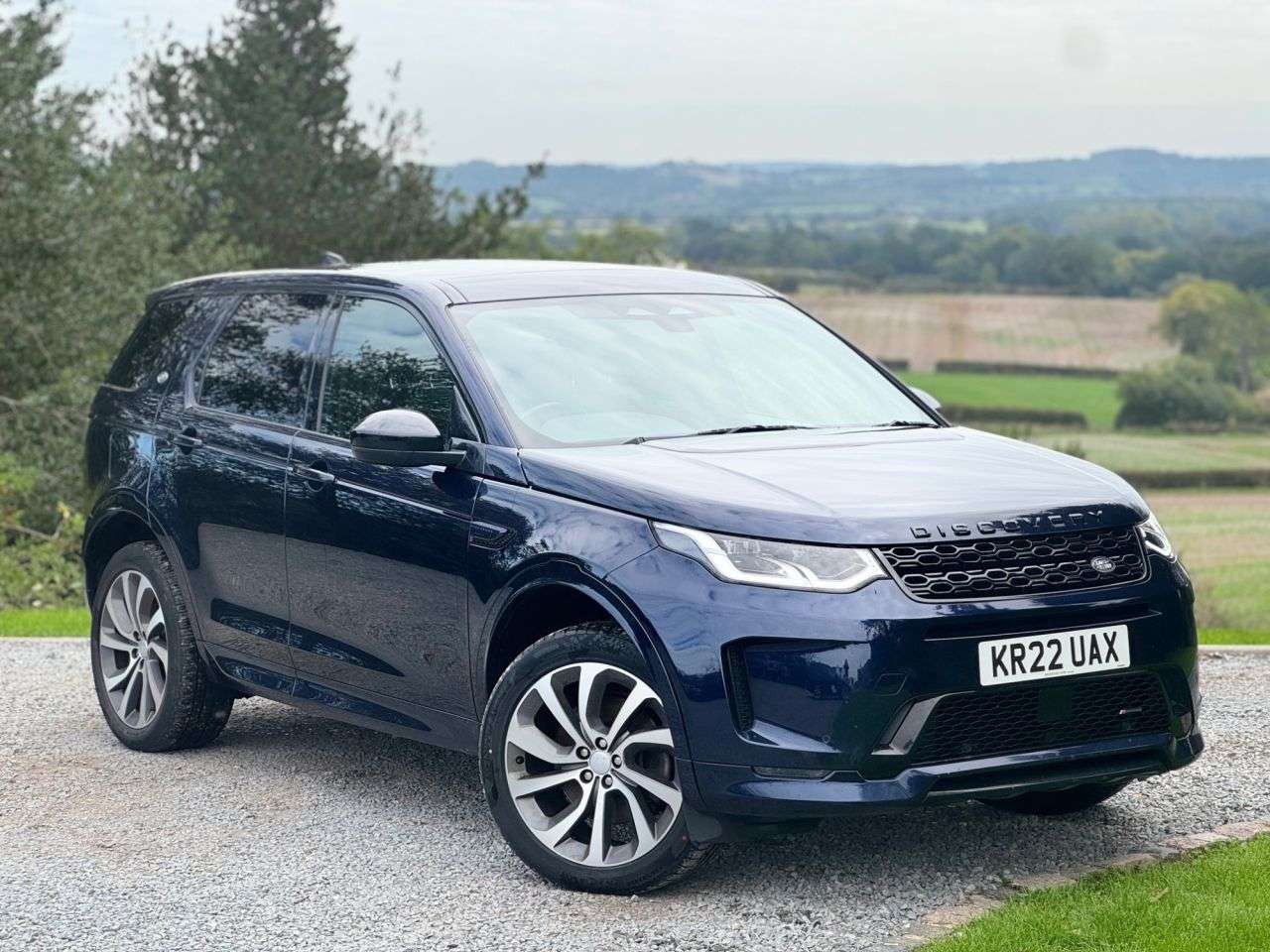 A 2022 LAND ROVER DISCOVERY SPORT 2.0 D200 MHEV R-Dynamic HSE SUV 5dr Diesel Auto 4WD Euro 6 (s/s) (204 ps) A 2022 LAND ROVER DISCOVERY SPORT 2.0 D200 MHEV R-Dynamic HSE SUV 5dr Diesel Auto 4WD Euro 6 (s/s) (204 ps)