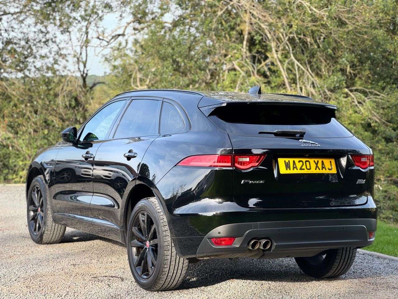 A 2020 JAGUAR F-PACE 2.0 D180 Chequered Flag SUV 5dr Diesel Auto AWD Euro 6 (s/s) (180 ps) A 2020 JAGUAR F-PACE 2.0 D180 Chequered Flag SUV 5dr Diesel Auto AWD Euro 6 (s/s) (180 ps)