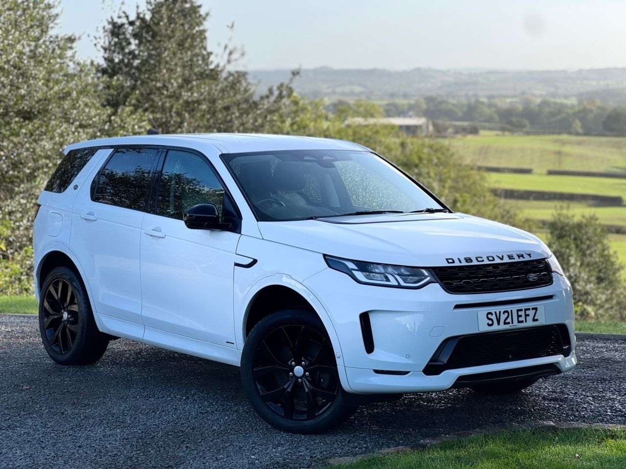A 2021 LAND ROVER DISCOVERY SPORT 2.0 D200 MHEV R-Dynamic S Plus SUV 5dr Diesel Auto 4WD Euro 6 (s/s) (204 ps A 2021 LAND ROVER DISCOVERY SPORT 2.0 D200 MHEV R-Dynamic S Plus SUV 5dr Diesel Auto 4WD Euro 6 (s/s) (204 ps