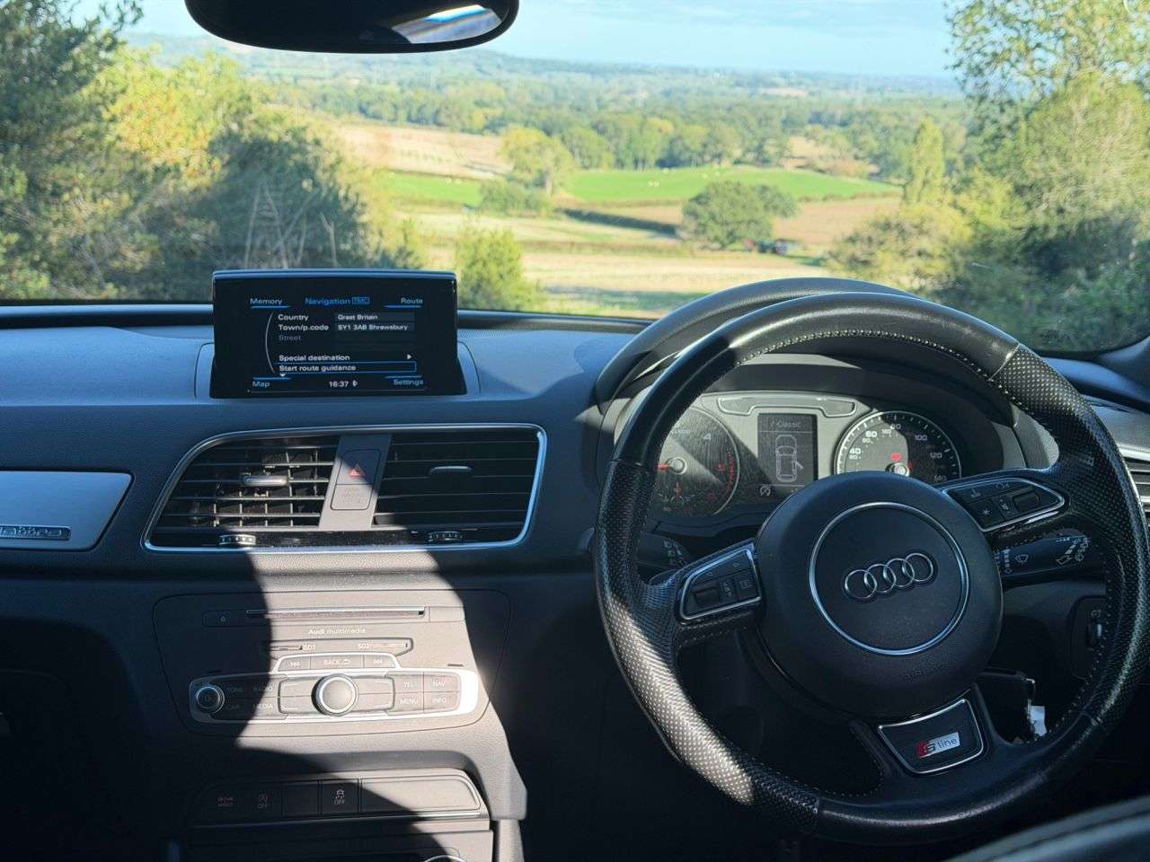 2015 AUDI Q3 2015 AUDI Q3