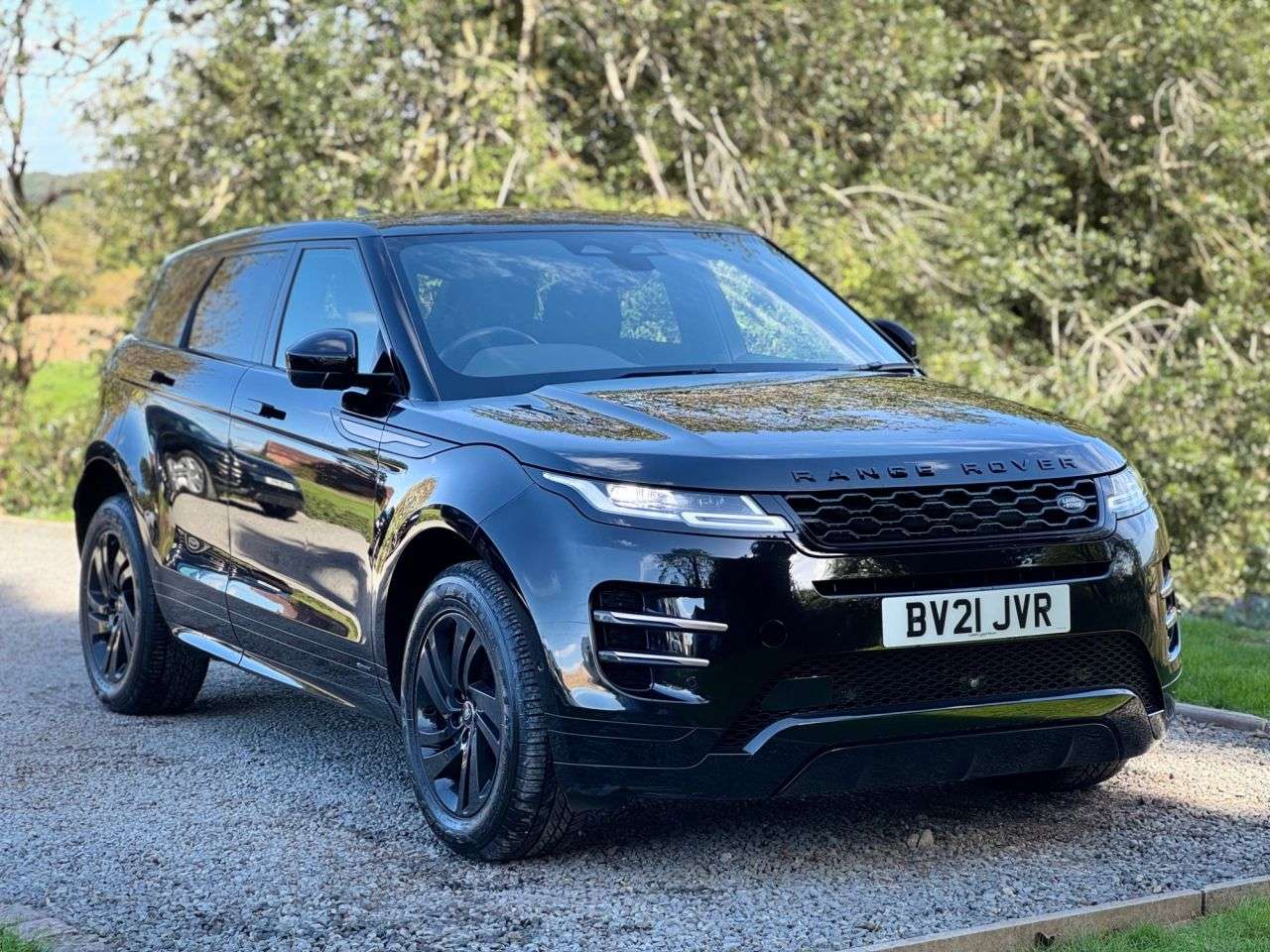 A 2021 LAND ROVER RANGE ROVER EVOQUE 2.0 D200 MHEV R-Dynamic SE SUV 5dr Diesel Auto 4WD Euro 6 (s/s) (204 ps) A 2021 LAND ROVER RANGE ROVER EVOQUE 2.0 D200 MHEV R-Dynamic SE SUV 5dr Diesel Auto 4WD Euro 6 (s/s) (204 ps)