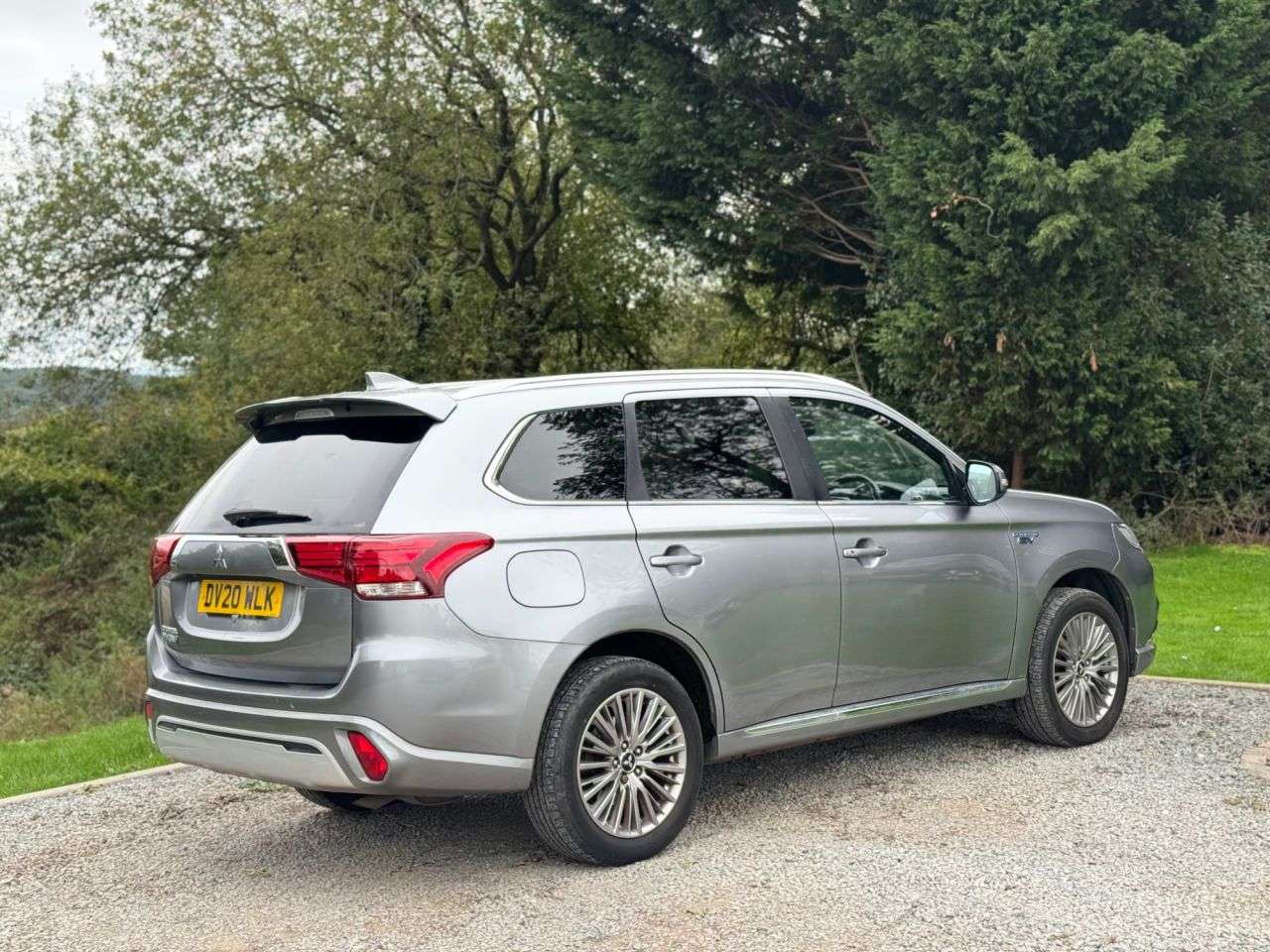A 2020 MITSUBISHI OUTLANDER 2.4h TwinMotor 13.8kWh Design SUV 5dr Petrol Plug-in Hybrid CVT 4WD Euro 6 A 2020 MITSUBISHI OUTLANDER 2.4h TwinMotor 13.8kWh Design SUV 5dr Petrol Plug-in Hybrid CVT 4WD Euro 6