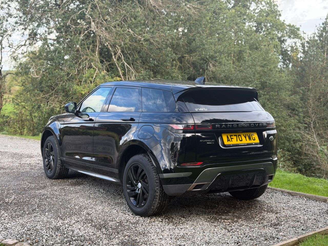 A 2020 LAND ROVER RANGE ROVER EVOQUE 1.5 P300e 12.2kWh R-Dynamic S SUV 5dr Petrol Plug-in Hybrid Auto 4WD Euro 6 A 2020 LAND ROVER RANGE ROVER EVOQUE 1.5 P300e 12.2kWh R-Dynamic S SUV 5dr Petrol Plug-in Hybrid Auto 4WD Euro 6