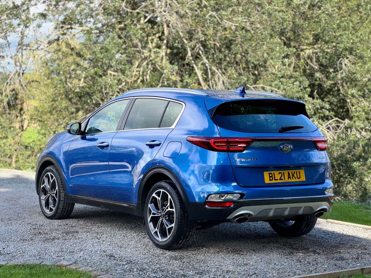 A 2021 KIA SPORTAGE 1.6 T-GDi GT-Line SUV 5dr Petrol DCT AWD Euro 6 (s/s) (174 bhp) A 2021 KIA SPORTAGE 1.6 T-GDi GT-Line SUV 5dr Petrol DCT AWD Euro 6 (s/s) (174 bhp)