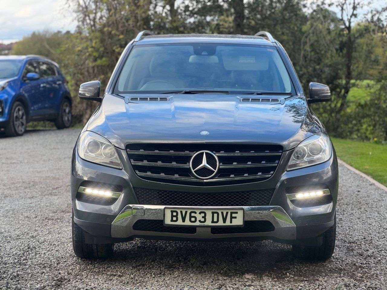 A 2013 MERCEDES-BENZ M CLASS 2.1 ML250 BlueTEC SE SUV 5dr Diesel G-Tronic 4WD Euro 6 (s/s) (204 ps) A 2013 MERCEDES-BENZ M CLASS 2.1 ML250 BlueTEC SE SUV 5dr Diesel G-Tronic 4WD Euro 6 (s/s) (204 ps)
