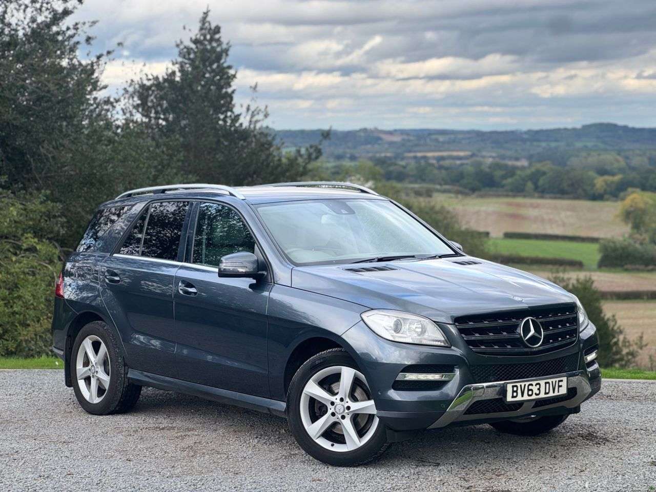 A 2013 MERCEDES-BENZ M CLASS 2.1 ML250 BlueTEC SE SUV 5dr Diesel G-Tronic 4WD Euro 6 (s/s) (204 ps) A 2013 MERCEDES-BENZ M CLASS 2.1 ML250 BlueTEC SE SUV 5dr Diesel G-Tronic 4WD Euro 6 (s/s) (204 ps)