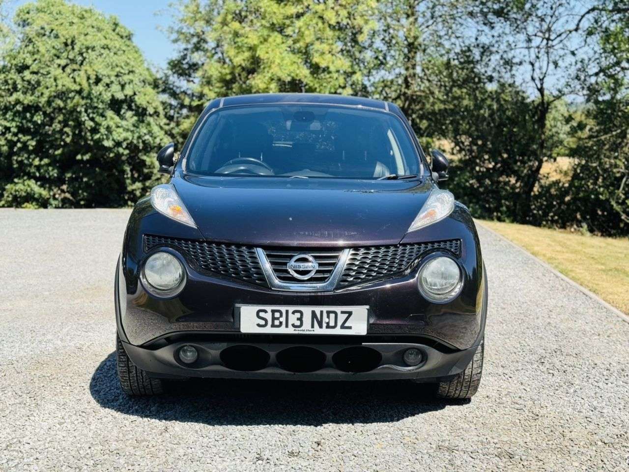 A 2013 NISSAN JUKE 1.5 dCi 8v Tekna SUV 5dr Diesel Manual Euro 5 (s/s) (110 ps) A 2013 NISSAN JUKE 1.5 dCi 8v Tekna SUV 5dr Diesel Manual Euro 5 (s/s) (110 ps)