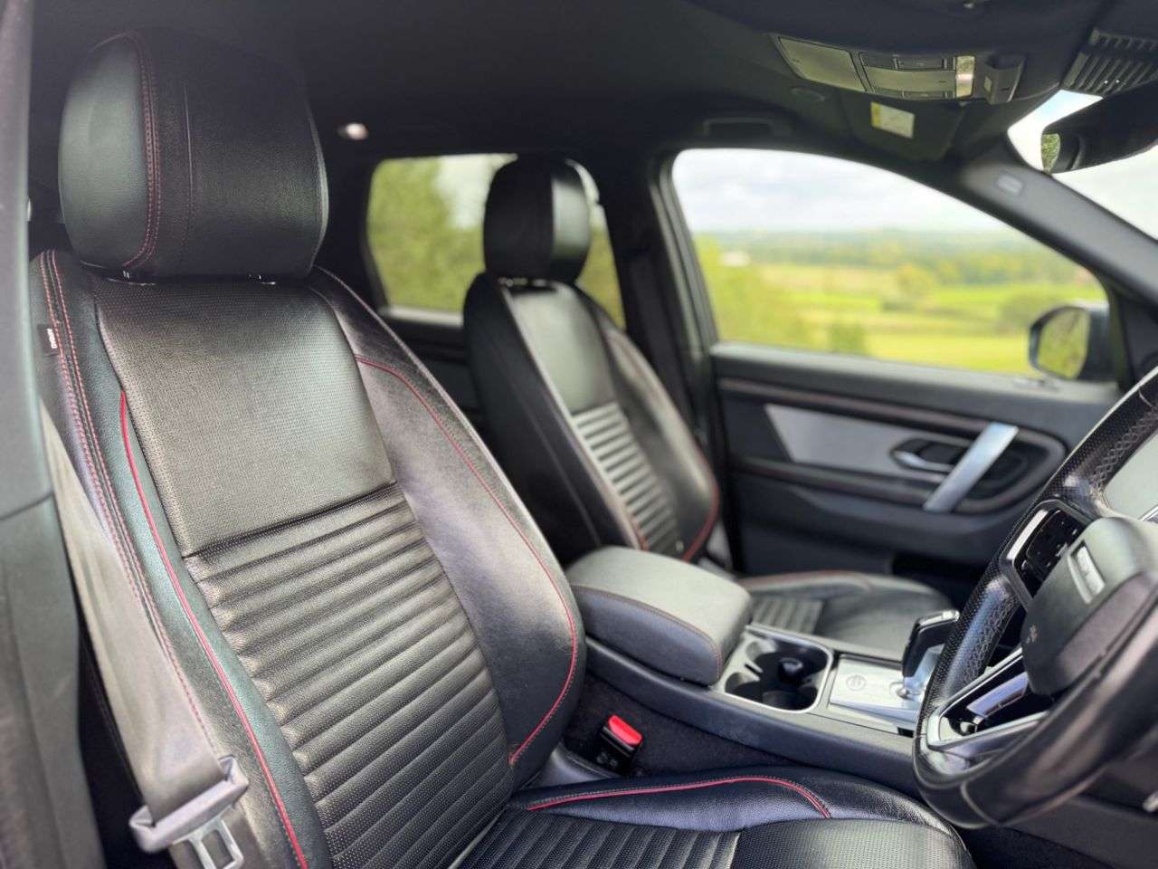 A 2021 LAND ROVER DISCOVERY SPORT 2.0 D200 MHEV R-Dynamic S Plus SUV 5dr Diesel Auto 4WD Euro 6 (s/s) (204 ps A 2021 LAND ROVER DISCOVERY SPORT 2.0 D200 MHEV R-Dynamic S Plus SUV 5dr Diesel Auto 4WD Euro 6 (s/s) (204 ps