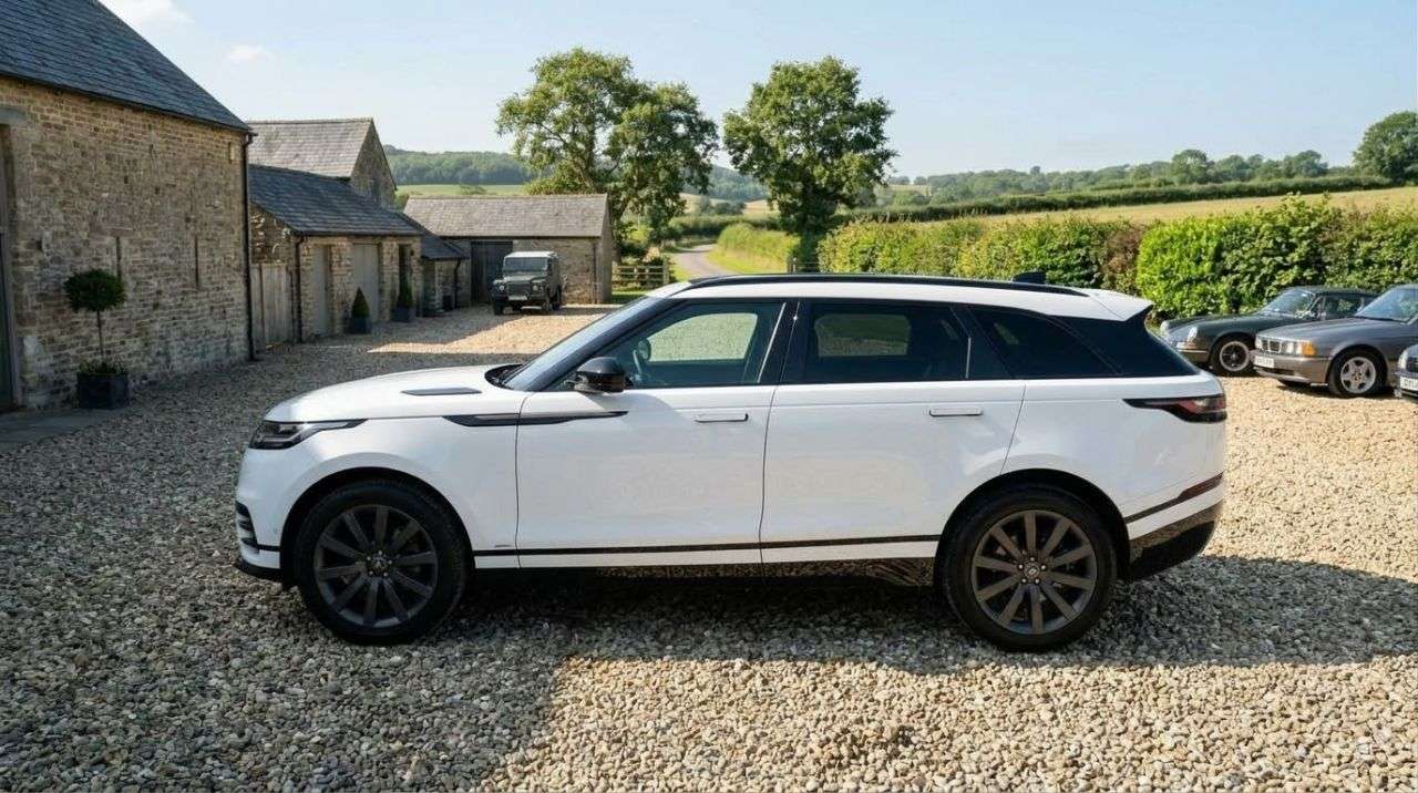 A 2018 LAND ROVER RANGE ROVER VELAR 2.0 D240 R-Dynamic HSE SUV 5dr Diesel Auto 4WD Euro 6 (s/s) (240 ps) A 2018 LAND ROVER RANGE ROVER VELAR 2.0 D240 R-Dynamic HSE SUV 5dr Diesel Auto 4WD Euro 6 (s/s) (240 ps)