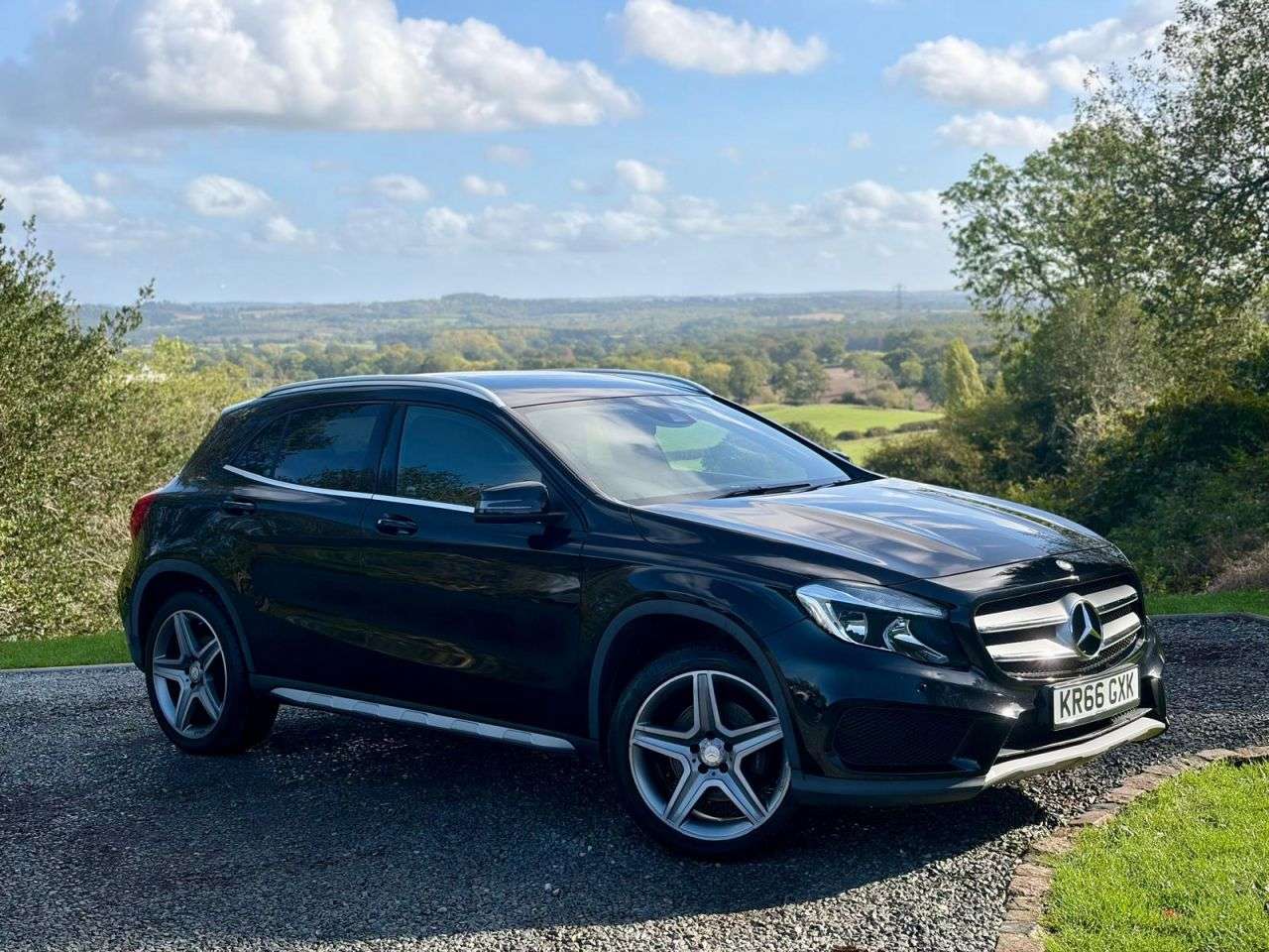 A 2016 MERCEDES-BENZ GLA 2.1 GLA220d AMG Line (Executive) SUV 5dr Diesel 7G-DCT 4MATIC Euro 6 (s/s) A 2016 MERCEDES-BENZ GLA 2.1 GLA220d AMG Line (Executive) SUV 5dr Diesel 7G-DCT 4MATIC Euro 6 (s/s)