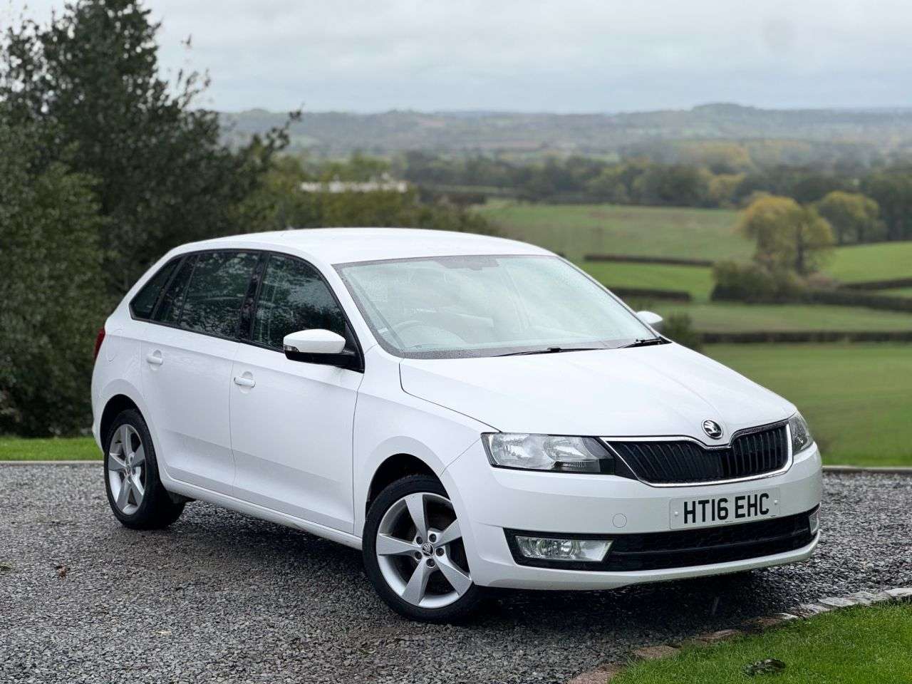 A 2016 SKODA RAPID SPACEBACK 1.2 TSI SE Tech Hatchback 5dr Petrol Manual Euro 6 (s/s) (90 ps) A 2016 SKODA RAPID SPACEBACK 1.2 TSI SE Tech Hatchback 5dr Petrol Manual Euro 6 (s/s) (90 ps)