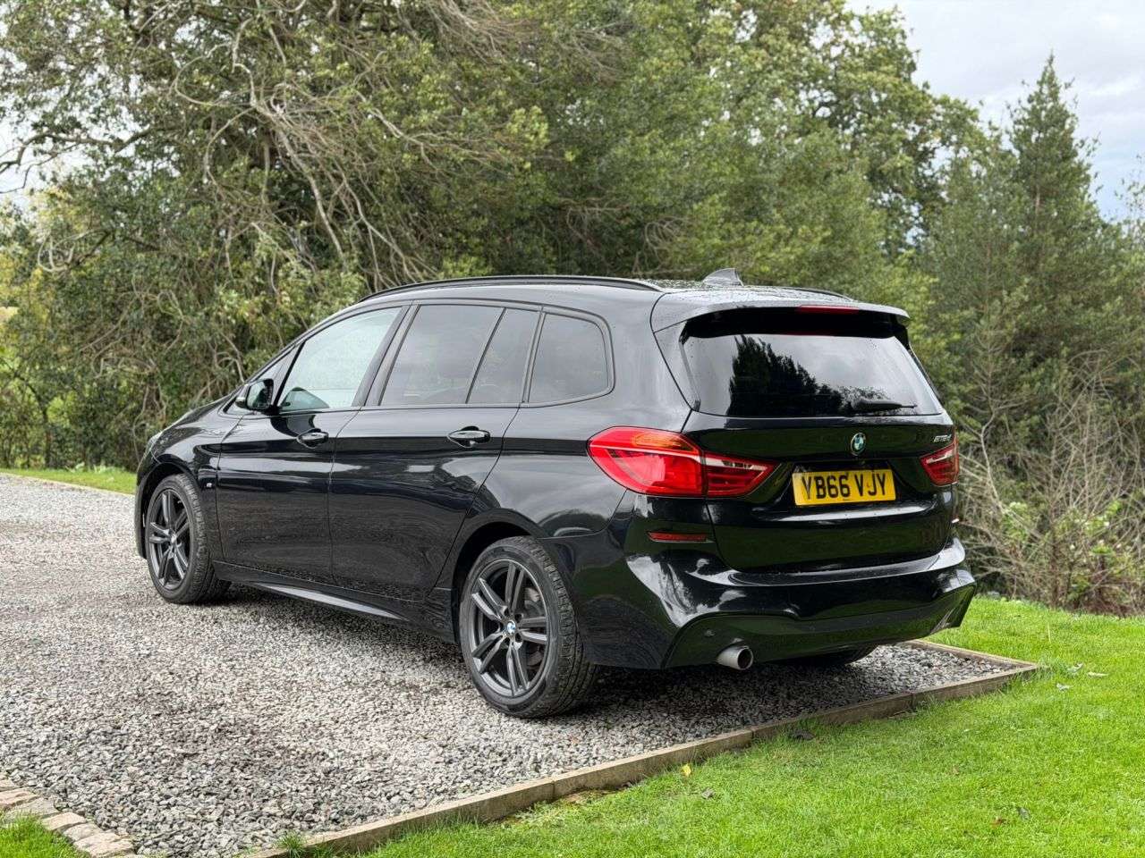 A 2017 BMW 2 SERIES GRAN TOURER 2.0 218d M Sport MPV 5dr Diesel Auto Euro 6 (s/s) (150 ps) A 2017 BMW 2 SERIES GRAN TOURER 2.0 218d M Sport MPV 5dr Diesel Auto Euro 6 (s/s) (150 ps)