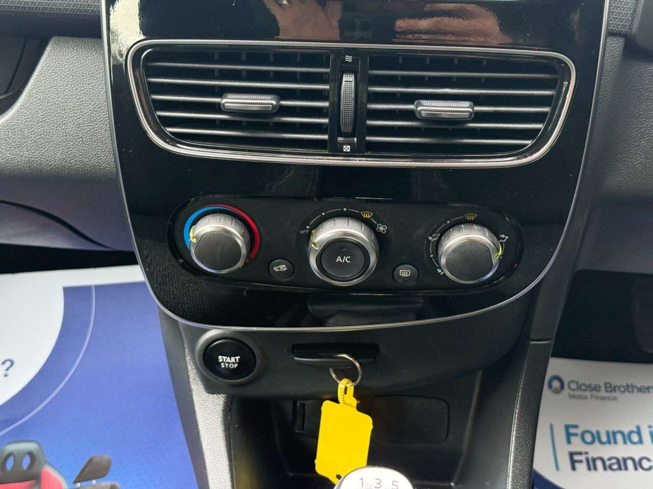 2016 RENAULT CLIO 2016 RENAULT CLIO