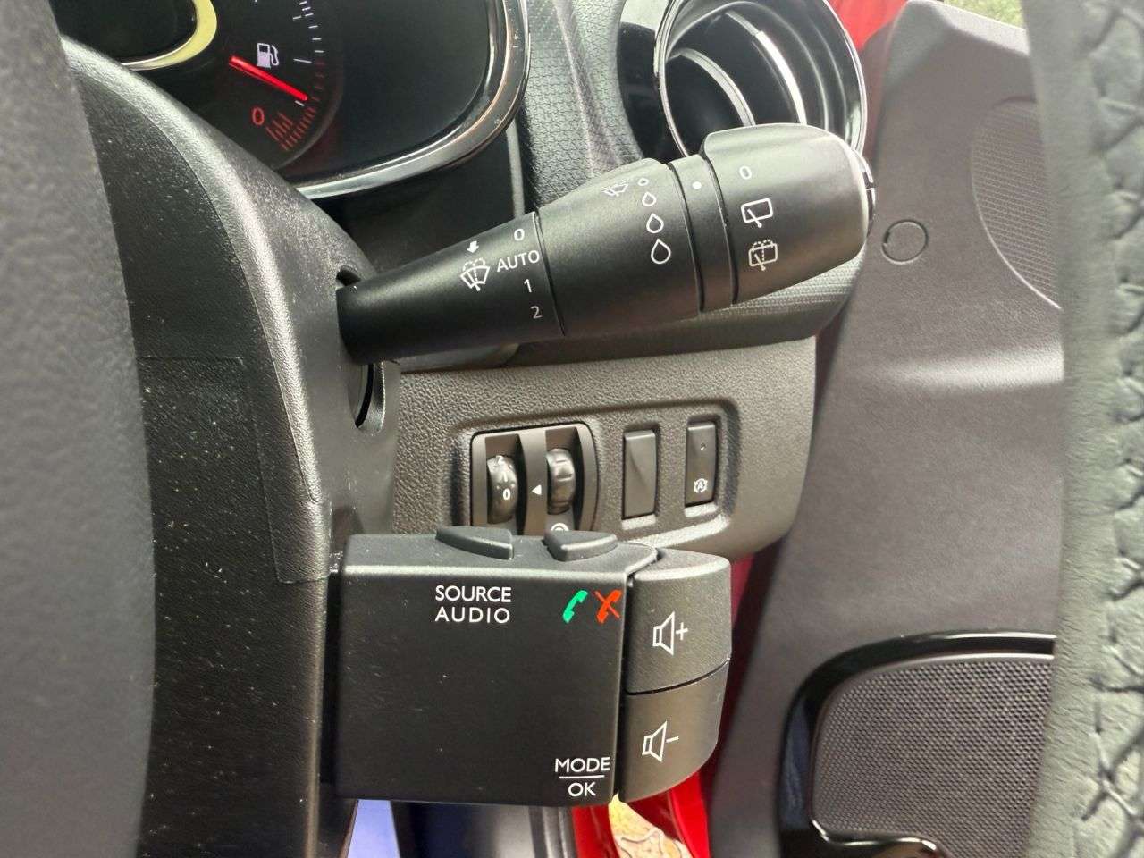 2016 RENAULT CLIO 2016 RENAULT CLIO