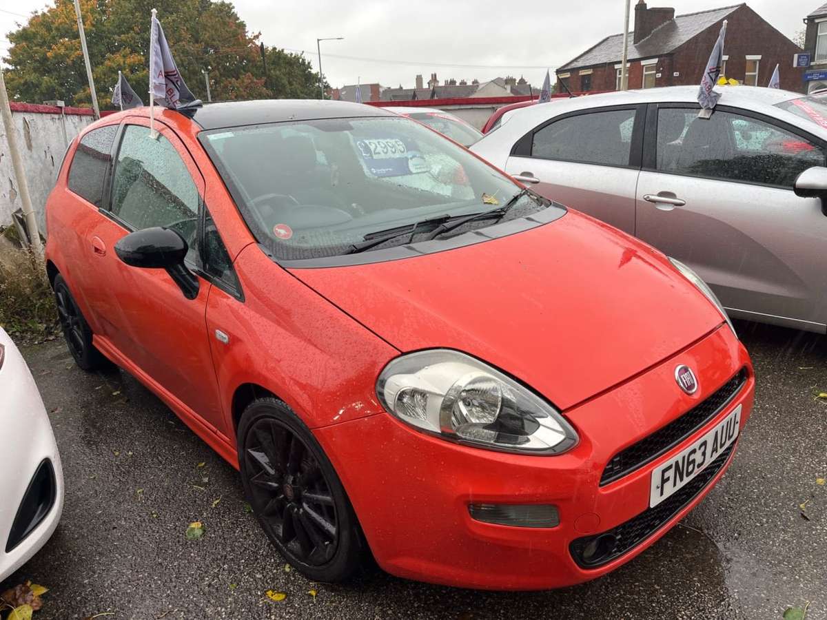 Check out this Fiat Punto 2013 Petrol Manual