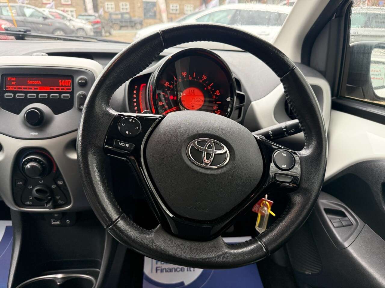 2017 TOYOTA AYGO 2017 TOYOTA AYGO