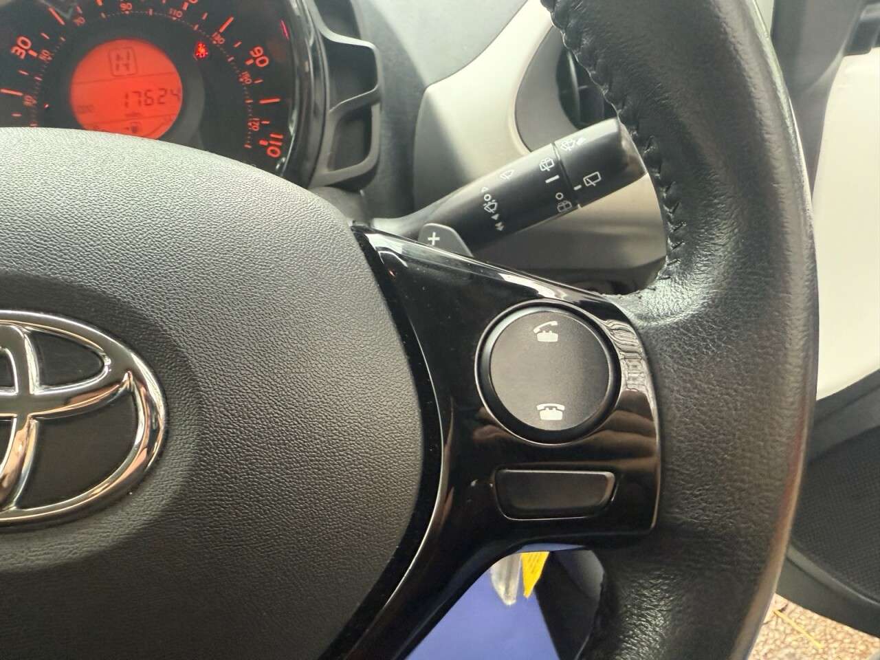 2017 TOYOTA AYGO 2017 TOYOTA AYGO