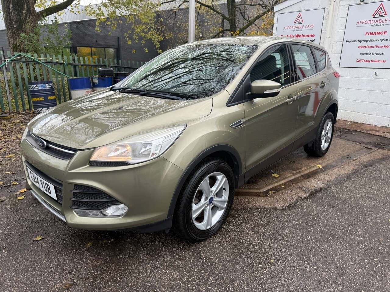 A 2014 FORD KUGA 2.0 TDCi Zetec SUV 5dr Diesel Manual AWD Euro 5 (140 ps) Low Mileage A 2014 FORD KUGA 2.0 TDCi Zetec SUV 5dr Diesel Manual AWD Euro 5 (140 ps) Low Mileage