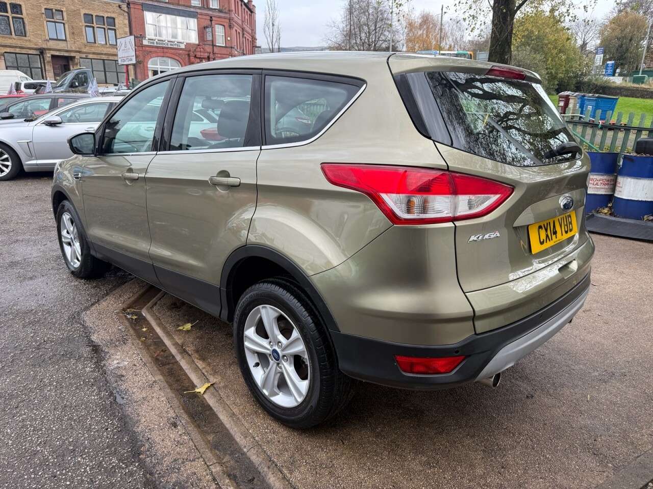 A 2014 FORD KUGA 2.0 TDCi Zetec SUV 5dr Diesel Manual AWD Euro 5 (140 ps) Low Mileage A 2014 FORD KUGA 2.0 TDCi Zetec SUV 5dr Diesel Manual AWD Euro 5 (140 ps) Low Mileage