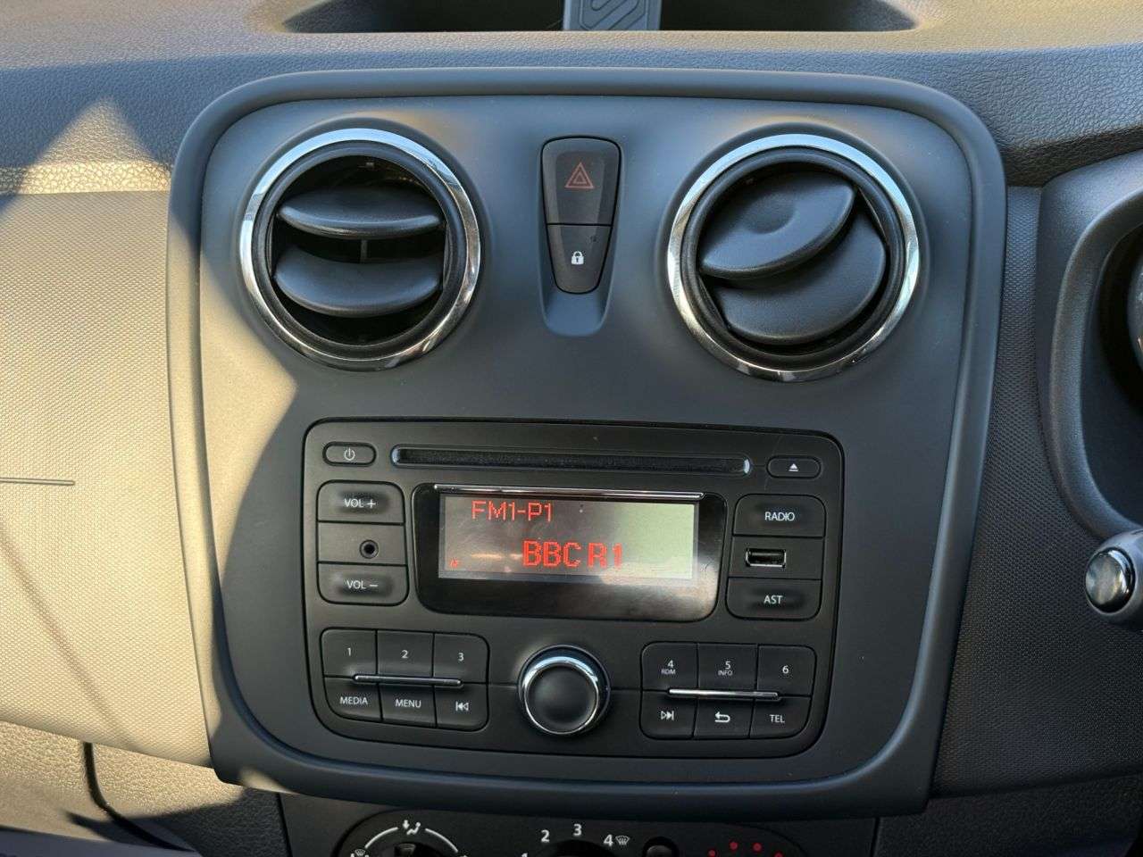 2015 DACIA SANDERO 2015 DACIA SANDERO