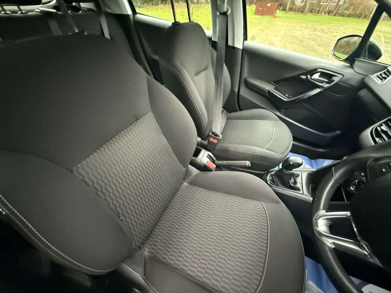 2017 PEUGEOT 208 2017 PEUGEOT 208