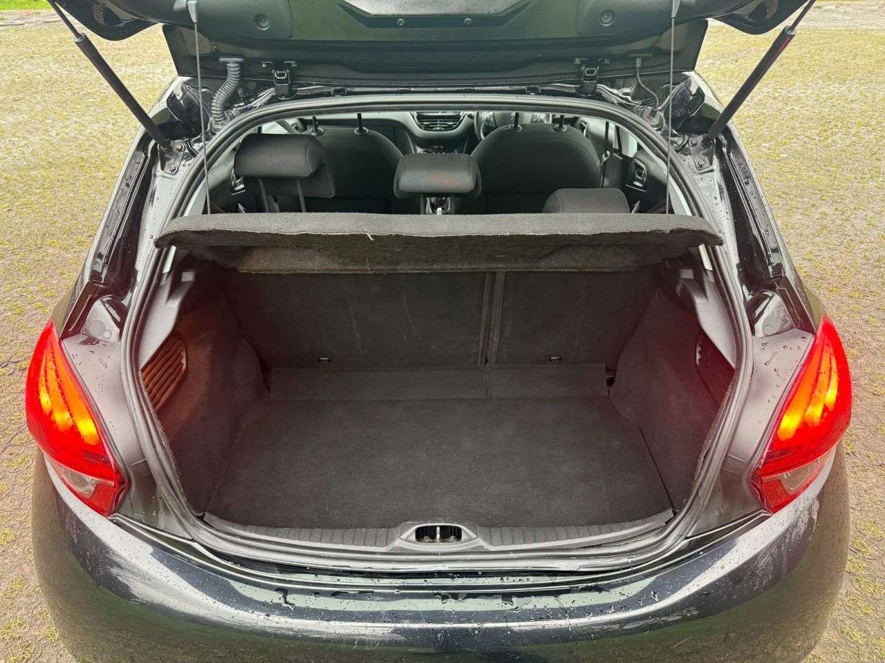 2017 PEUGEOT 208 2017 PEUGEOT 208