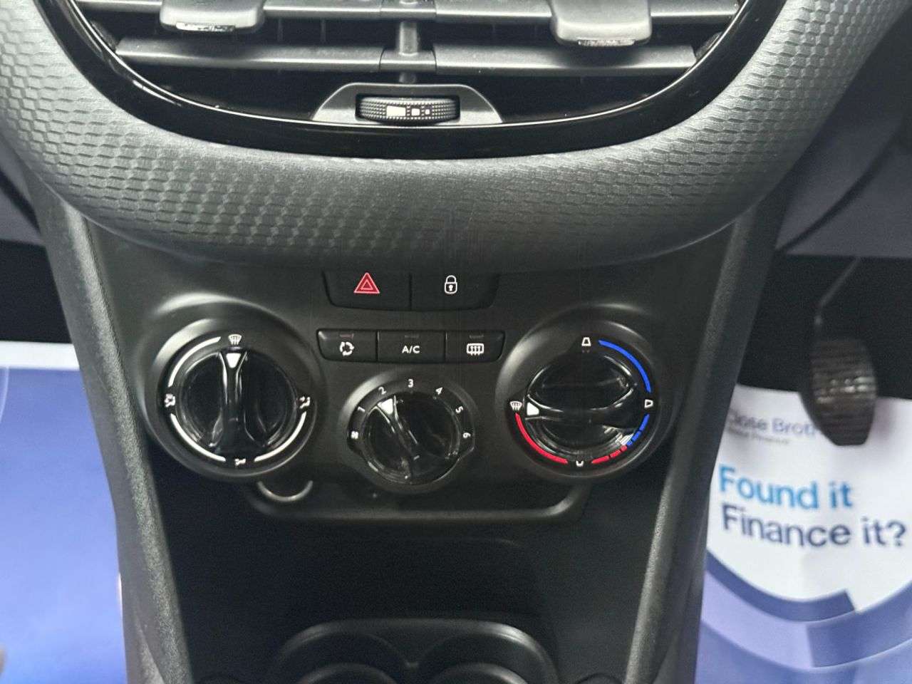 2017 PEUGEOT 208 2017 PEUGEOT 208