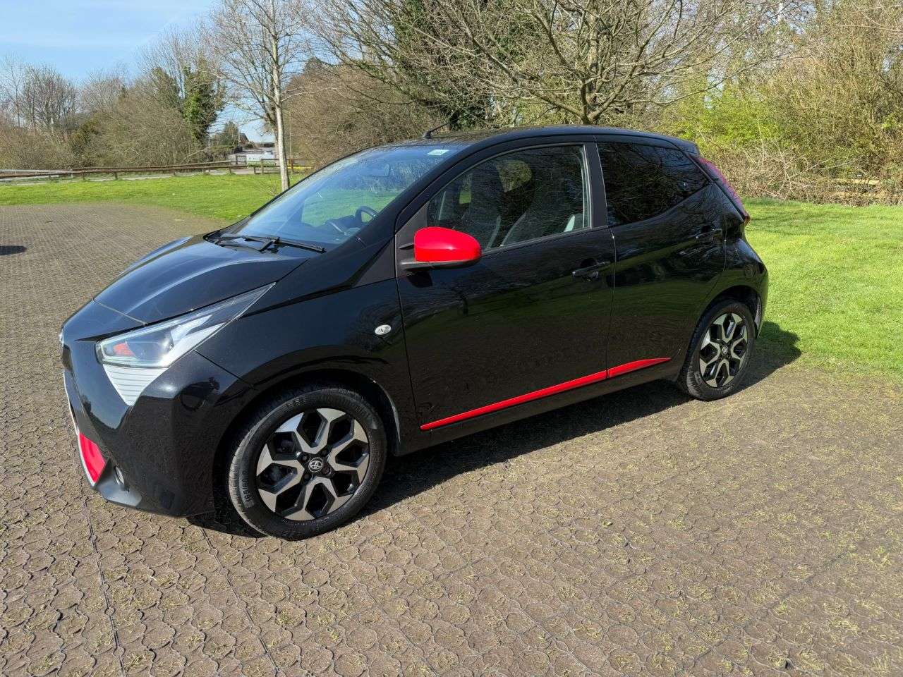 A 2019 TOYOTA AYGO 1.0 VVT-i x-trend Funroof 5dr Petrol x-shift Euro 6 (71 ps) Low Mileage Ser A 2019 TOYOTA AYGO 1.0 VVT-i x-trend Funroof 5dr Petrol x-shift Euro 6 (71 ps) Low Mileage Ser