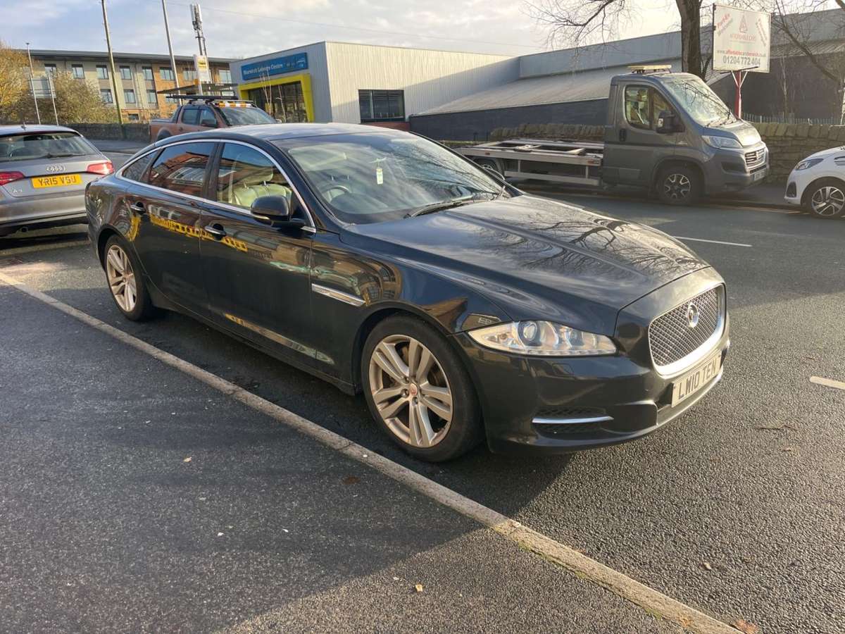 Check out this Jaguar Xj 2015 Diesel Automatic