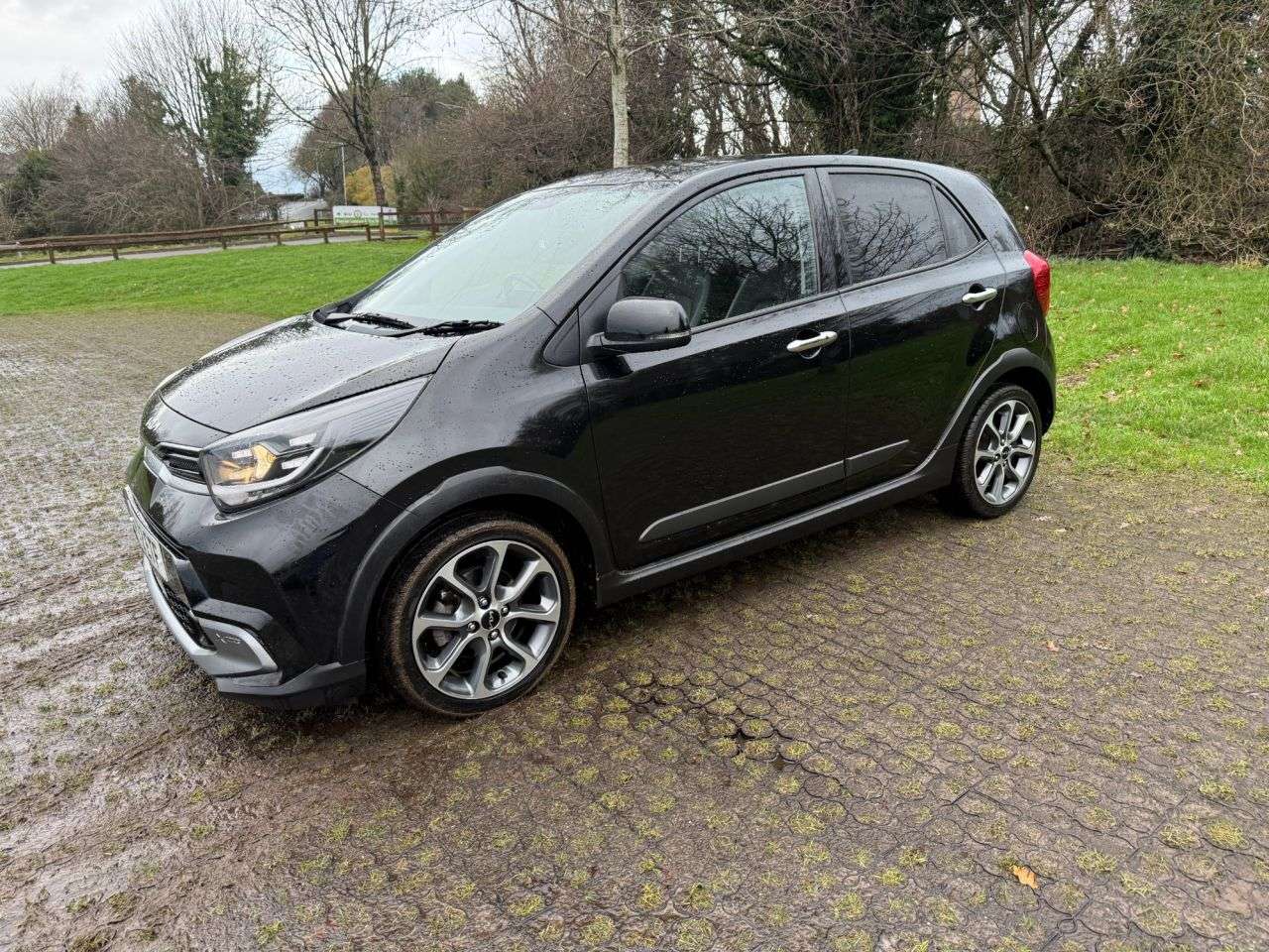 A 2023 KIA PICANTO 1.0 DPi X-Line S Hatchback 5dr Petrol AMT Euro 6 (s/s) (66 bhp) A 2023 KIA PICANTO 1.0 DPi X-Line S Hatchback 5dr Petrol AMT Euro 6 (s/s) (66 bhp)