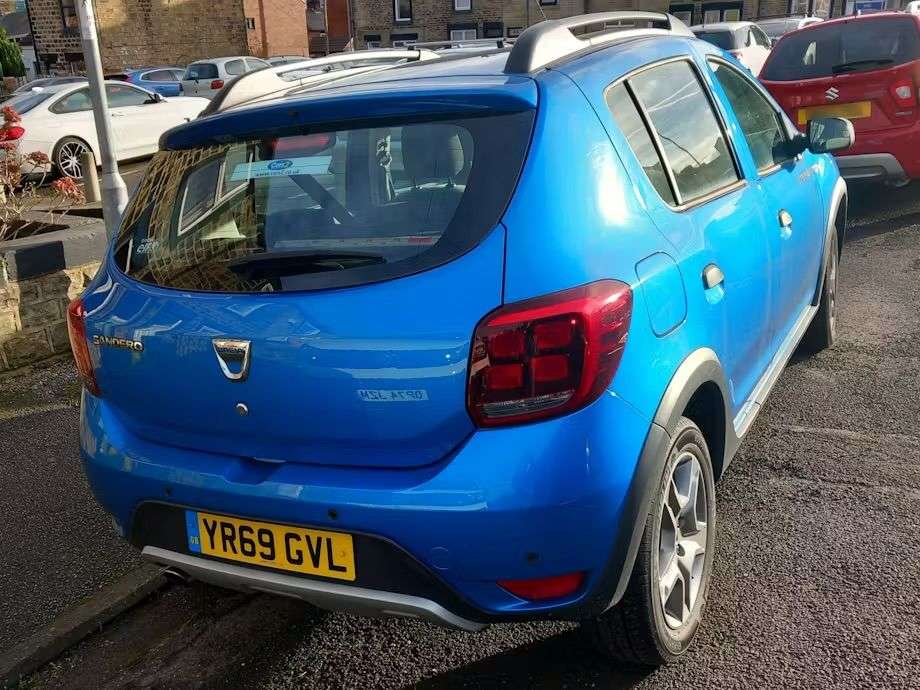 A 2019 DACIA SANDERO STEPWAY 0.9 TCe Comfort Hatchback 5dr Petrol Manual Euro 6 (s/s) (90 ps) A 2019 DACIA SANDERO STEPWAY 0.9 TCe Comfort Hatchback 5dr Petrol Manual Euro 6 (s/s) (90 ps)