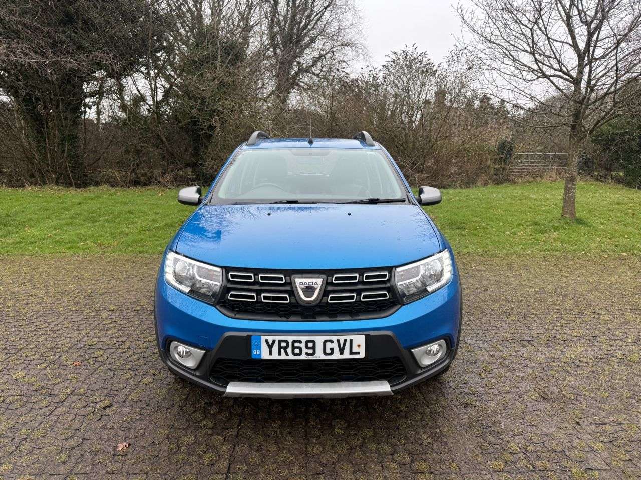 A 2019 DACIA SANDERO STEPWAY 0.9 TCe Comfort Hatchback 5dr Petrol Manual Euro 6 (s/s) (90 ps) A 2019 DACIA SANDERO STEPWAY 0.9 TCe Comfort Hatchback 5dr Petrol Manual Euro 6 (s/s) (90 ps)