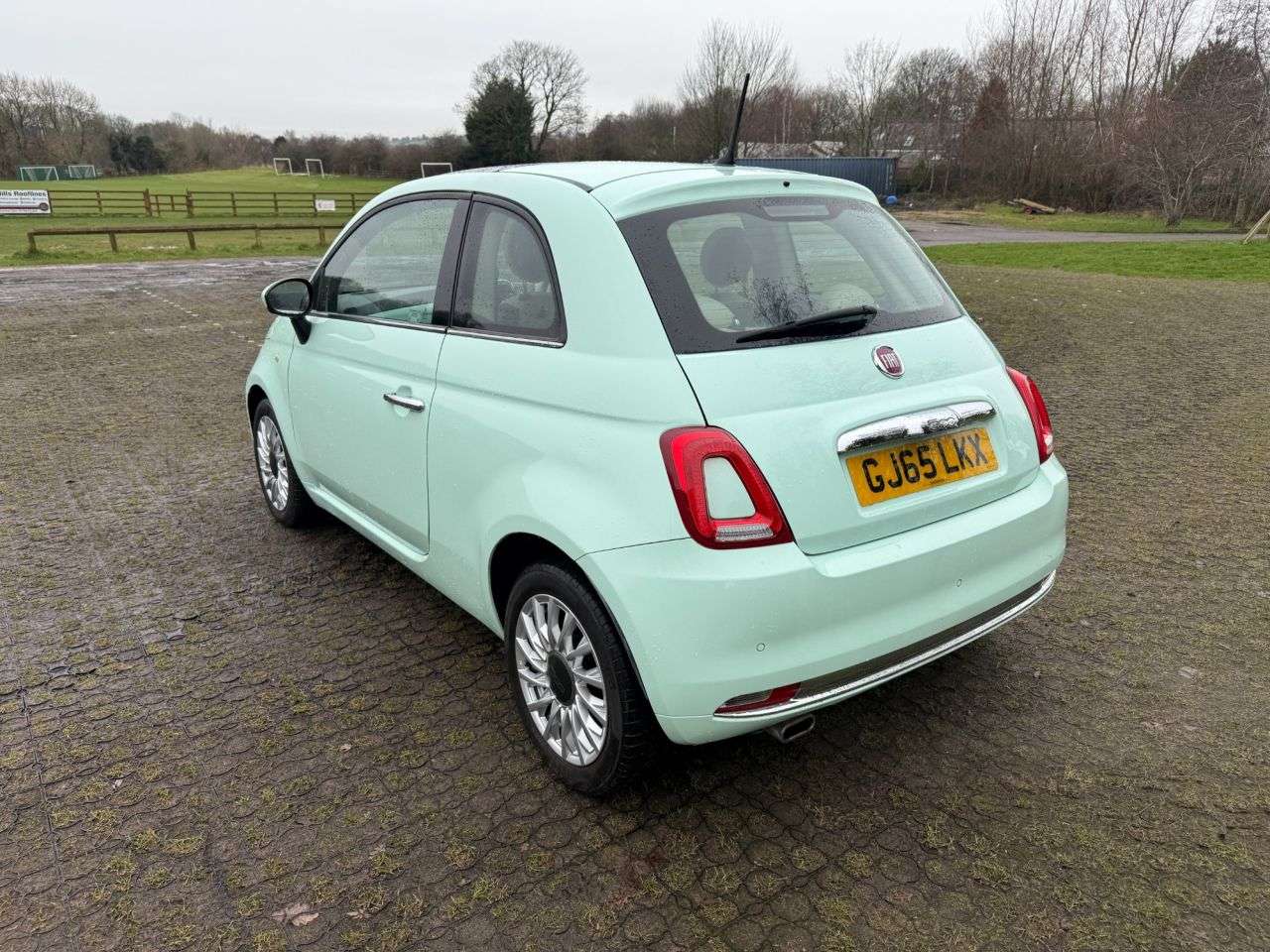 A 2015 FIAT 500 1.2 Lounge Hatchback 3dr Petrol Manual Euro 6 (s/s) (69 bhp) A 2015 FIAT 500 1.2 Lounge Hatchback 3dr Petrol Manual Euro 6 (s/s) (69 bhp)