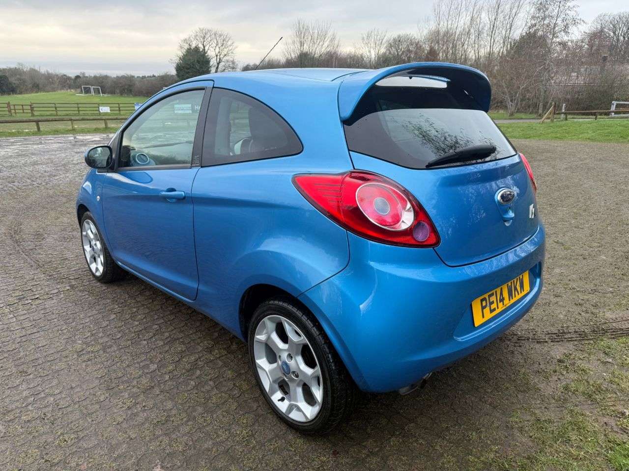 A 2014 FORD KA 1.2 Zetec Hatchback 3dr Petrol Manual Euro 6 (s/s) (69 ps) A 2014 FORD KA 1.2 Zetec Hatchback 3dr Petrol Manual Euro 6 (s/s) (69 ps)