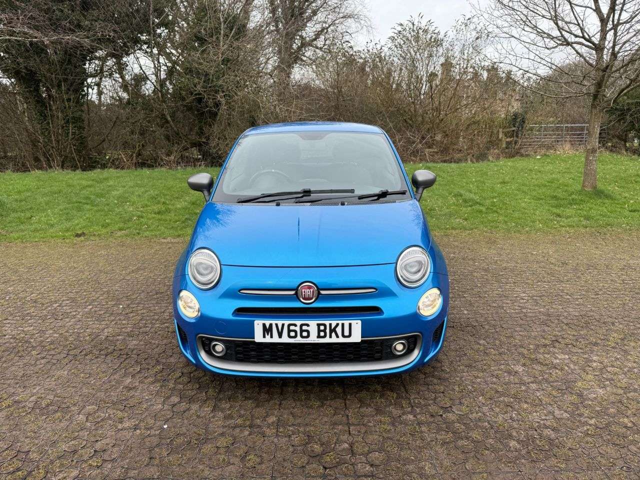 A 2016 FIAT 500 1.2 S Hatchback 3dr Petrol Manual Euro 6 (s/s) (69 bhp) 2 Keys, Service His A 2016 FIAT 500 1.2 S Hatchback 3dr Petrol Manual Euro 6 (s/s) (69 bhp) 2 Keys, Service His