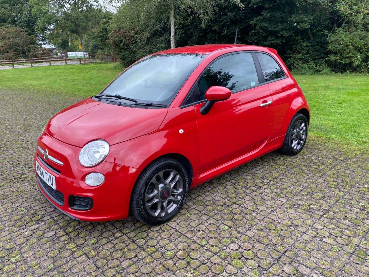 A 2014 FIAT 500 1.2 S Hatchback 3dr Petrol Manual Euro 6 (s/s) (69 bhp) Full Service Histor A 2014 FIAT 500 1.2 S Hatchback 3dr Petrol Manual Euro 6 (s/s) (69 bhp) Full Service Histor