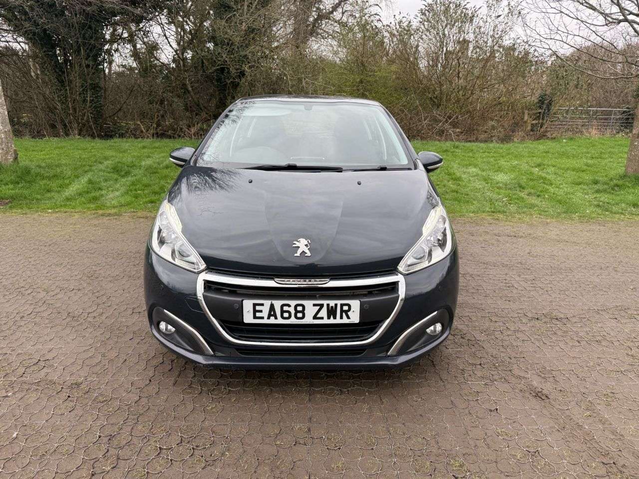 A 2018 PEUGEOT 208 1.2 PureTech Active Hatchback 5dr Petrol Manual Euro 6 (s/s) (82 ps) 2 Keys A 2018 PEUGEOT 208 1.2 PureTech Active Hatchback 5dr Petrol Manual Euro 6 (s/s) (82 ps) 2 Keys