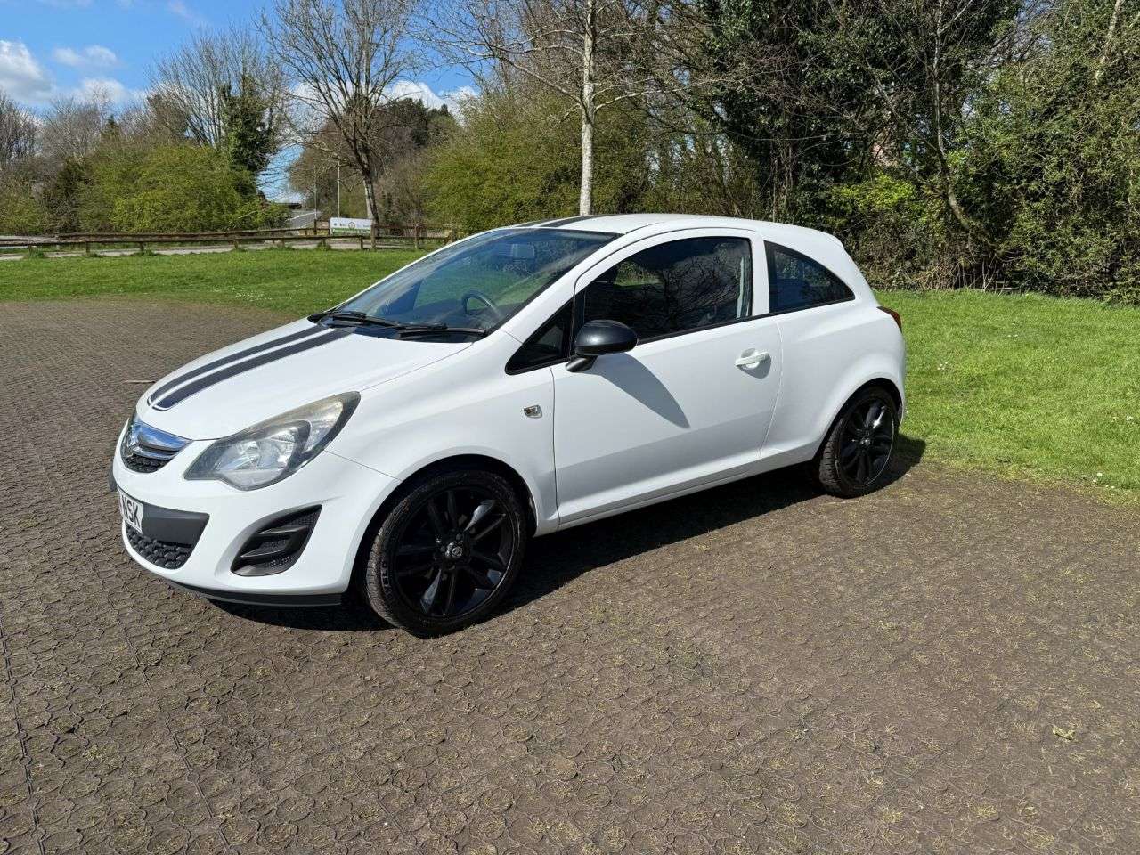 A 2014 VAUXHALL CORSA 1.2 16V Sting Hatchback 3dr Petrol Manual Euro 5 (85 ps) A 2014 VAUXHALL CORSA 1.2 16V Sting Hatchback 3dr Petrol Manual Euro 5 (85 ps)