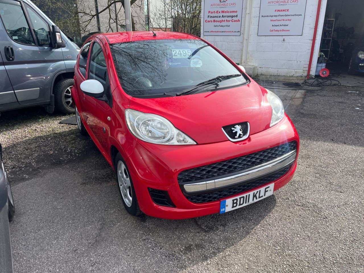 A 2011 PEUGEOT 107 1.0 12V Envy Hatchback 5dr Petrol Manual Euro 5 (68 ps) A 2011 PEUGEOT 107 1.0 12V Envy Hatchback 5dr Petrol Manual Euro 5 (68 ps)