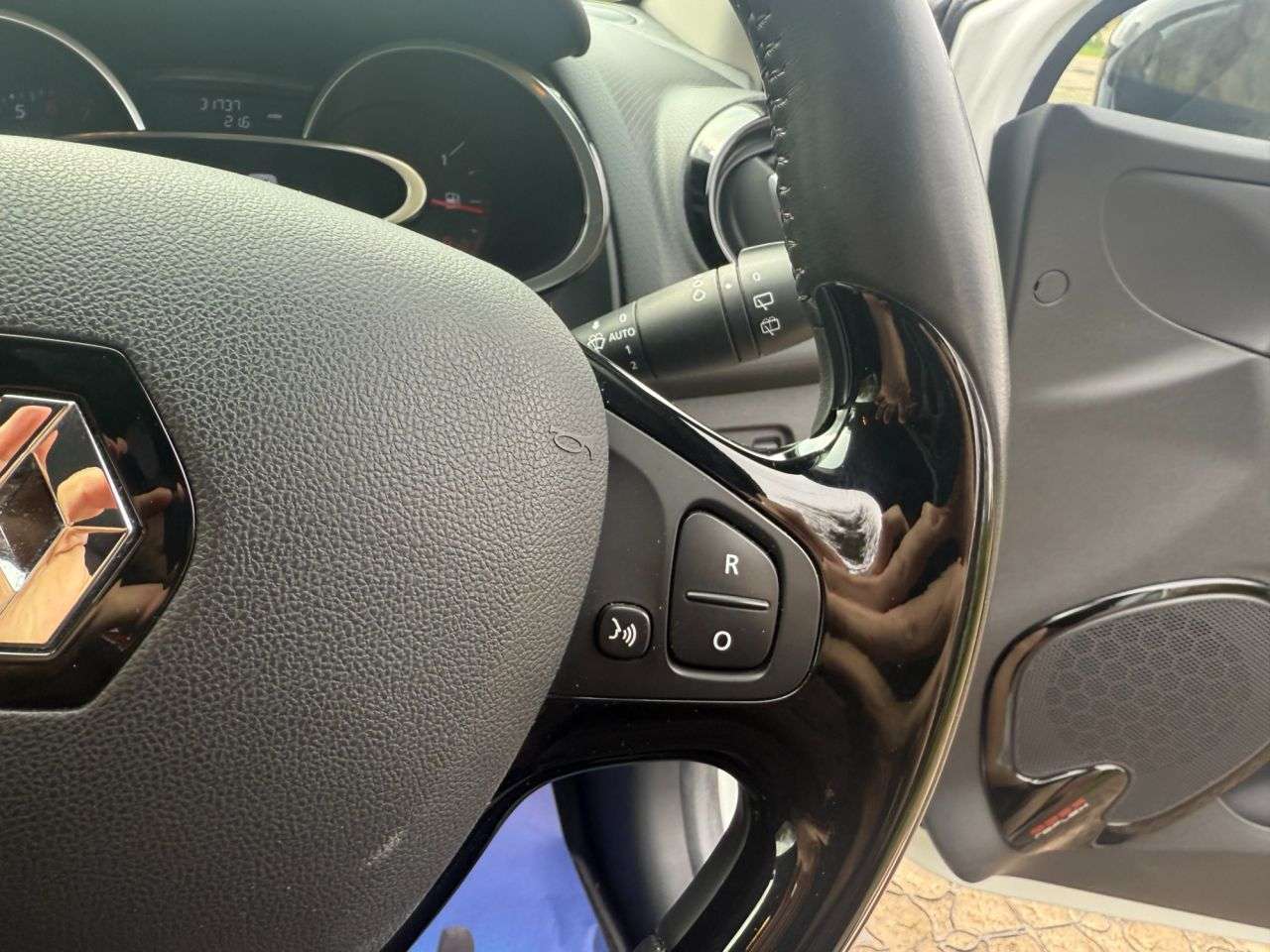 2016 RENAULT CLIO 2016 RENAULT CLIO