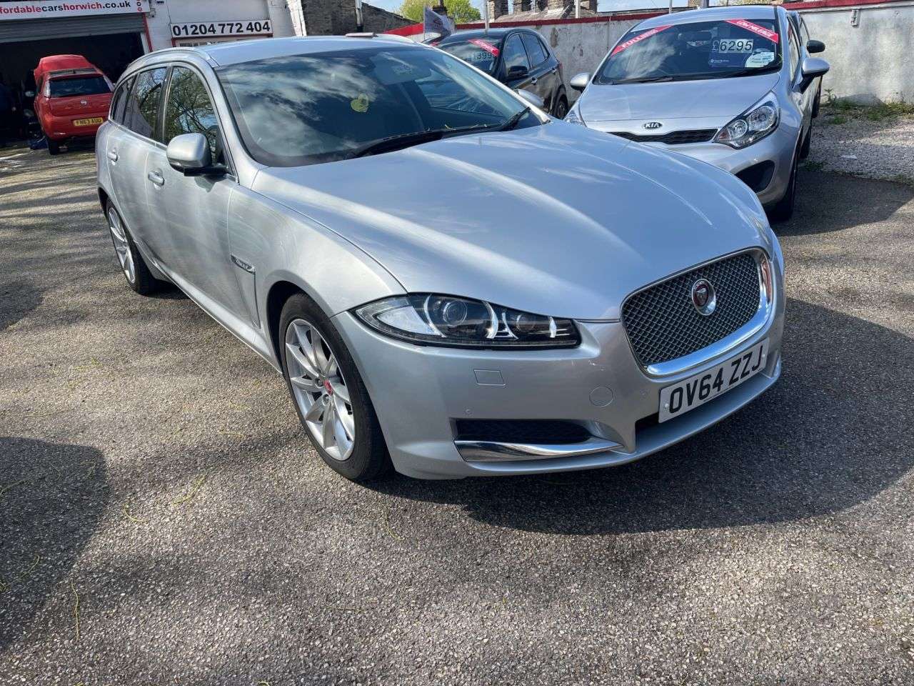 A 2014 JAGUAR XF 2.2d Premium Luxury Sportbrake 5dr Diesel Auto Euro 5 (s/s) (200 ps) A 2014 JAGUAR XF 2.2d Premium Luxury Sportbrake 5dr Diesel Auto Euro 5 (s/s) (200 ps)