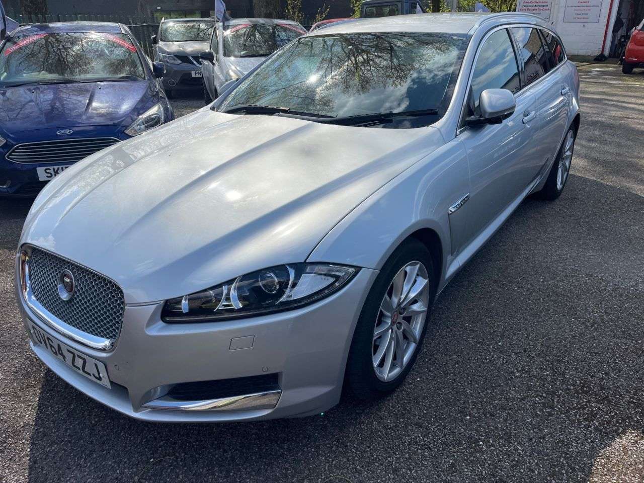 A 2014 JAGUAR XF 2.2d Premium Luxury Sportbrake 5dr Diesel Auto Euro 5 (s/s) (200 ps) A 2014 JAGUAR XF 2.2d Premium Luxury Sportbrake 5dr Diesel Auto Euro 5 (s/s) (200 ps)