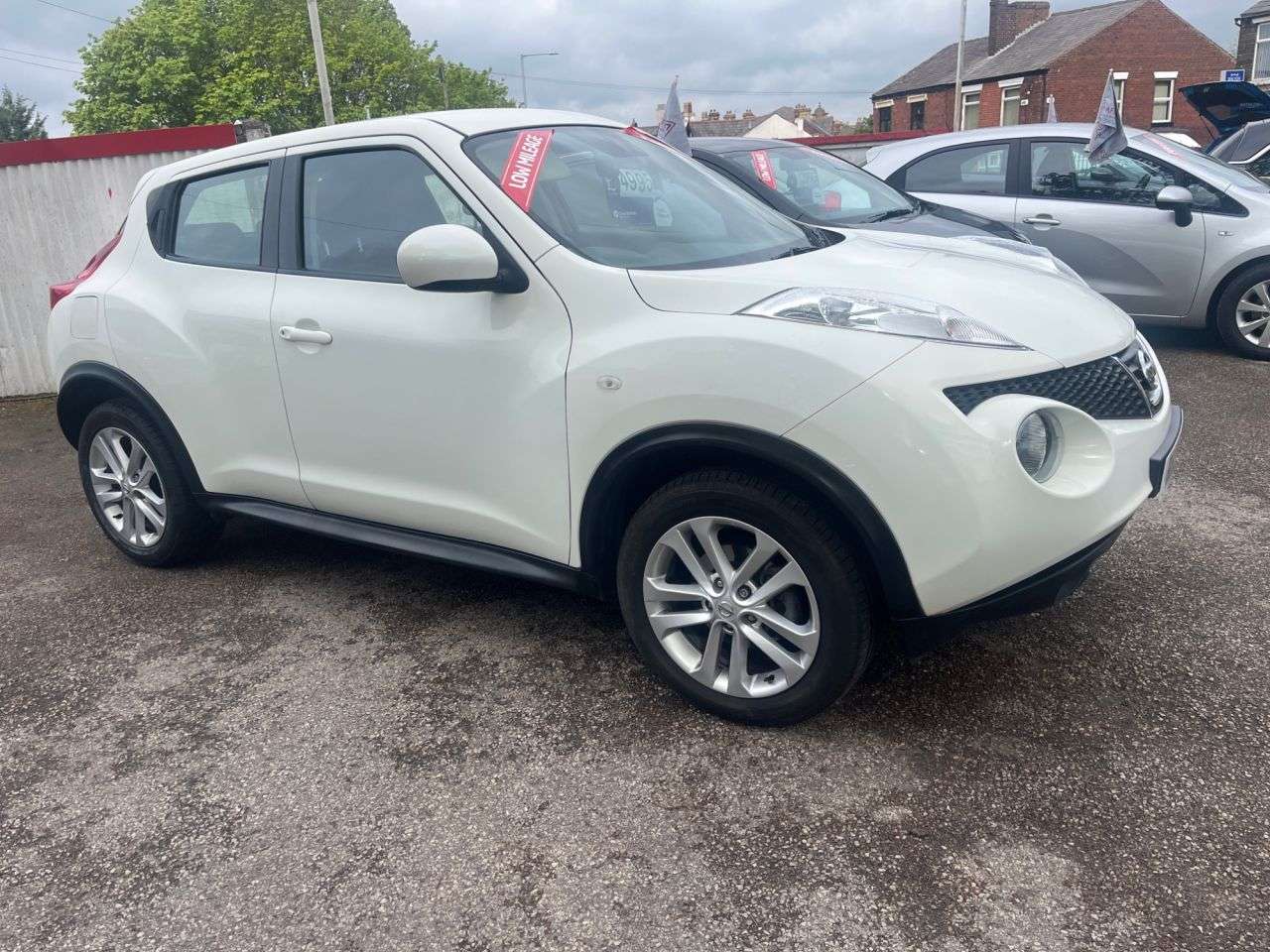 A 2013 NISSAN JUKE 1.6 Acenta SUV 5dr Petrol Manual Euro 5 (s/s) (117 ps) A 2013 NISSAN JUKE 1.6 Acenta SUV 5dr Petrol Manual Euro 5 (s/s) (117 ps)