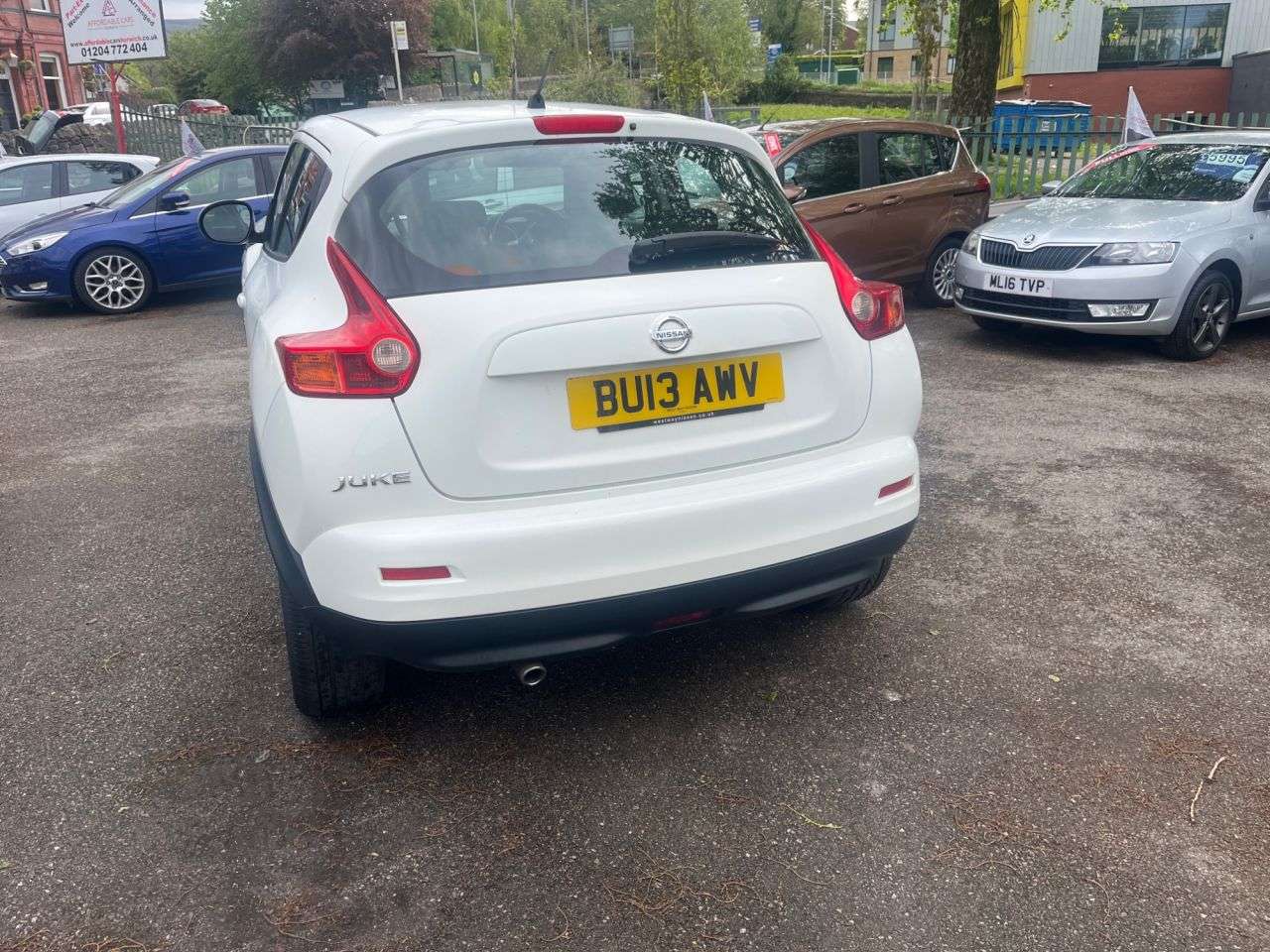 A 2013 NISSAN JUKE 1.6 Acenta SUV 5dr Petrol Manual Euro 5 (s/s) (117 ps) A 2013 NISSAN JUKE 1.6 Acenta SUV 5dr Petrol Manual Euro 5 (s/s) (117 ps)