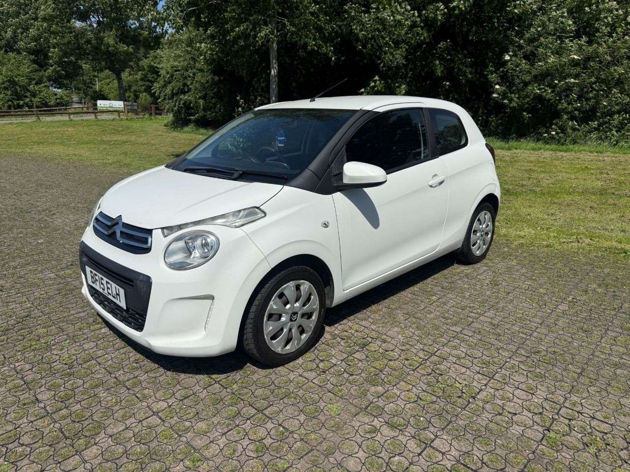 A 2015 CITROEN C1 1.0 VTi Feel Hatchback 3dr Petrol Manual Euro 5 (Euro 5) (68 ps) A 2015 CITROEN C1 1.0 VTi Feel Hatchback 3dr Petrol Manual Euro 5 (Euro 5) (68 ps)
