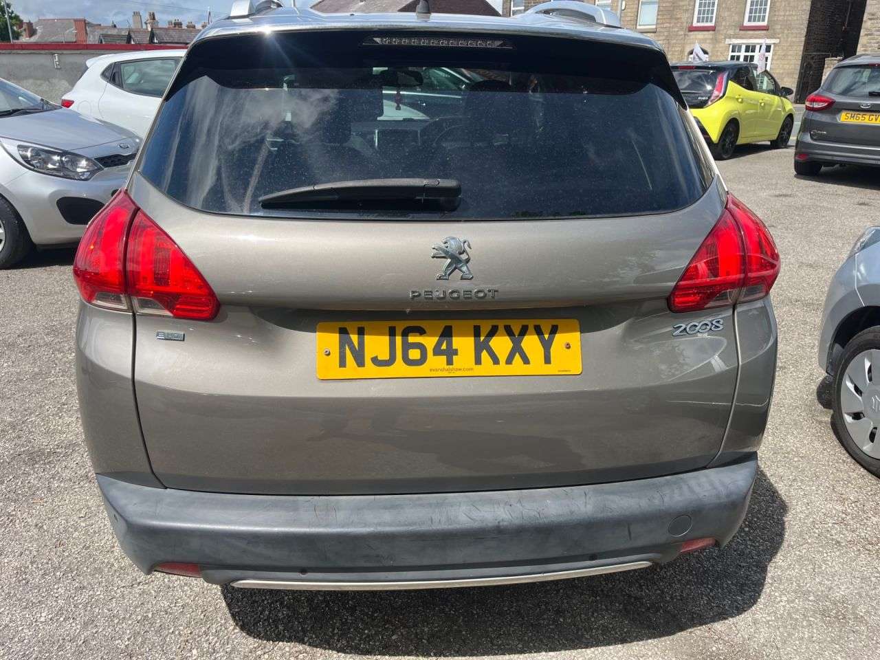 A 2014 PEUGEOT 2008 1.6 e-HDi Allure SUV 5dr Diesel EGC Euro 5 (s/s) (92 ps) A 2014 PEUGEOT 2008 1.6 e-HDi Allure SUV 5dr Diesel EGC Euro 5 (s/s) (92 ps)