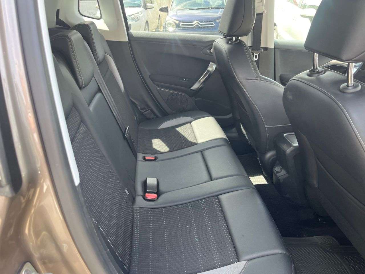 2014 PEUGEOT 2008 2014 PEUGEOT 2008