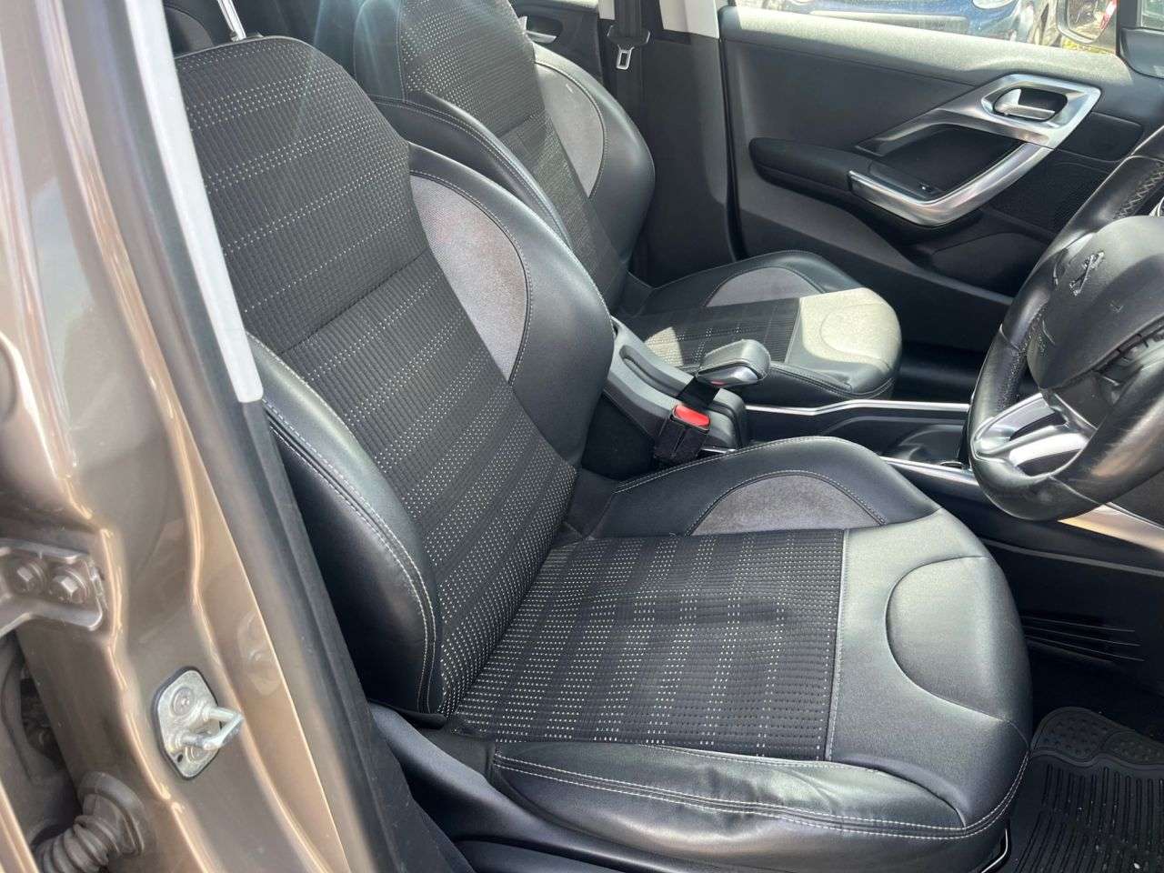 2014 PEUGEOT 2008 2014 PEUGEOT 2008