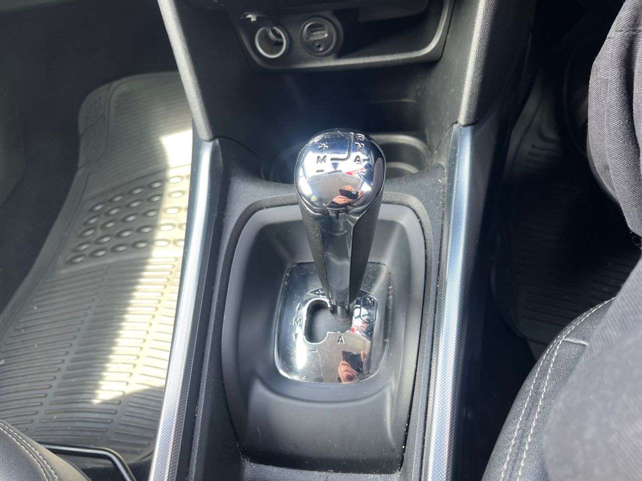 2014 PEUGEOT 2008 2014 PEUGEOT 2008