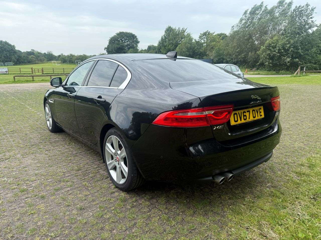 A 2017 JAGUAR XE 2.0d Portfolio Saloon 4dr Diesel Auto AWD Euro 6 (s/s) (180 ps) A 2017 JAGUAR XE 2.0d Portfolio Saloon 4dr Diesel Auto AWD Euro 6 (s/s) (180 ps)